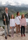 Letizia, Leonor y Sofía sorprenden con zapatillas en los Picos de Europa