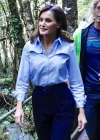 Letizia Ortiz despide Asturias con un look andrógino
