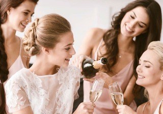 Ideas en peinados y manicuras para novias que nunca fallan