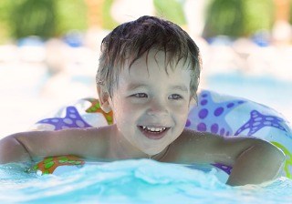 ¿Cómo proteger a los bebés y niños del sol