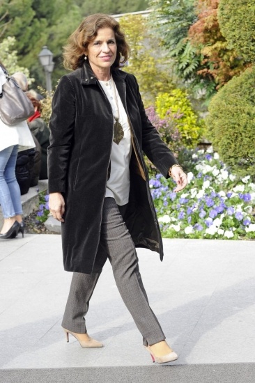 Foto Ana Botella no tiene ni el corte ni el color de pelo adecuado