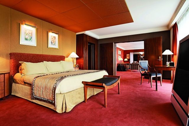 Foto Espléndida habitación con vistas al lago del hotel President Wilson en Ginebra