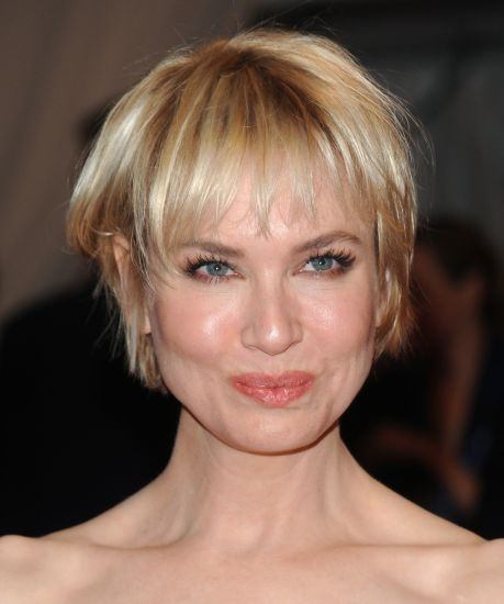 Foto Renée Zellweger luce flequillo con melenita extracorta