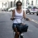 Ir a la foto Elisabetta Canalis montando en bicicleta en Milán
