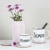 Las tazas que hablan de amor se imponen entre las tendencias decorativas más románticas para el hogar