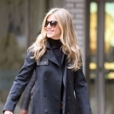 Jennifer Aniston y su look de invierno