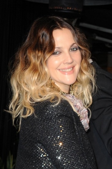 Foto Drew Barrymore se pasa a las puntas degradadas