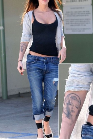 Foto Megan Fox tiene un tatuaje de Marilyn en el brazo