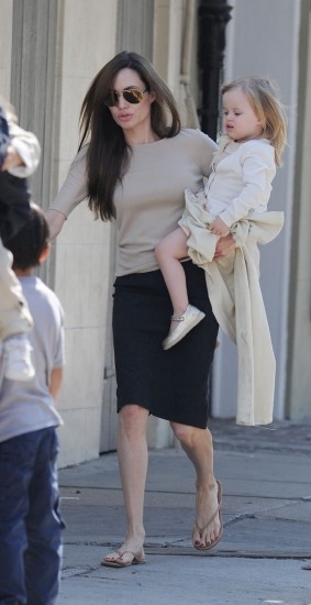 Foto Angelina Jolie no soporta verse los pies