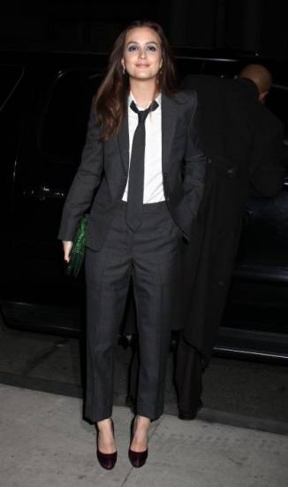 Foto Leighton Meester, con un look muy masculino