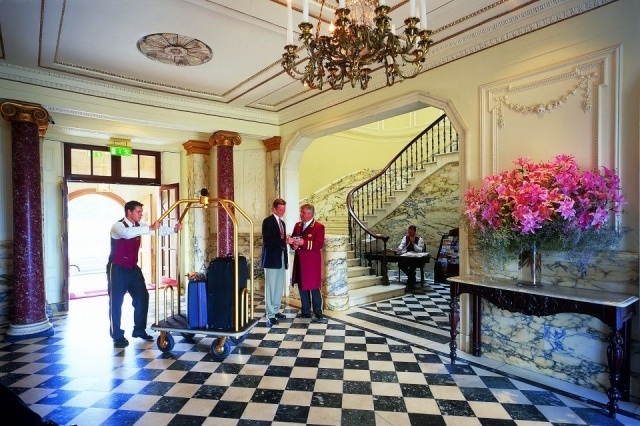 Foto Hall recibidor del Radisson Blu St. Helen’s Hotel