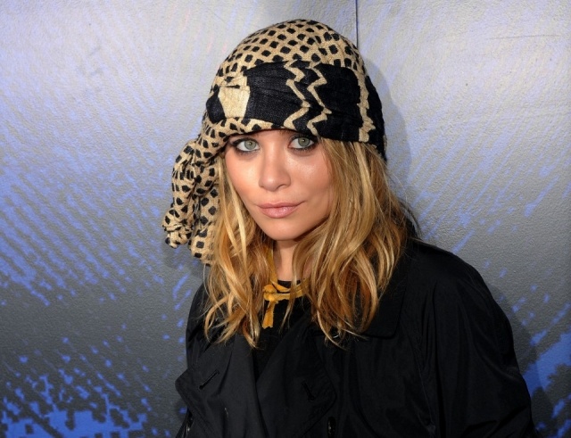 Foto Ashley Olsen apuesta por un turbante informal