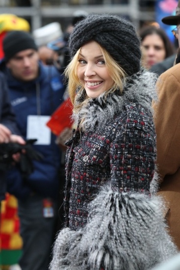 Foto Kylie Minogue con un turbante de lana