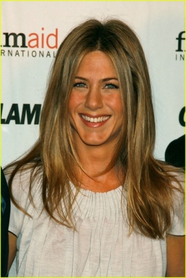 Foto Jennifer Aniston posa muy sonriente en un estreno