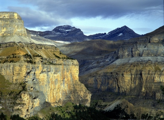 Foto El Parque Natural de Ordesa y Monte Perdido, en el Pirineo Aragonés