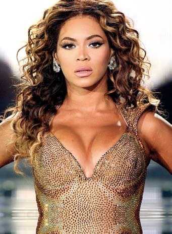 Foto Beyonce ha resaltado sus encantos gracias al bisturí