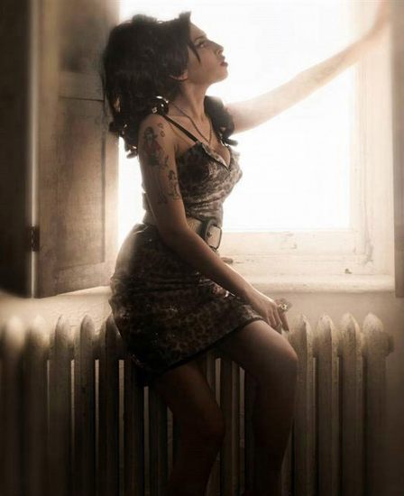 Foto Amy Winehouse y su estilo retro triunfaron