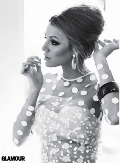 Foto Blake Lively, al estilo de Amy Winehouse... ¡pero con menos volumen!