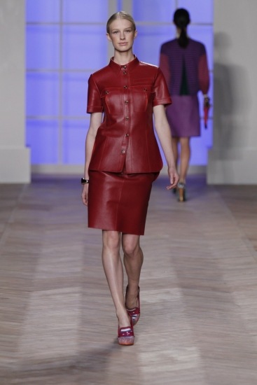 Foto Tommy Hilfiger y la elegancia de la piel