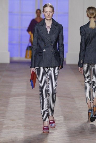 Foto Tommy Hilfiger recupera el estilo marinero