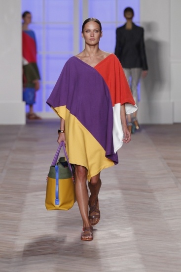 Foto Tommy Hilfiger y sus bandas cromáticas