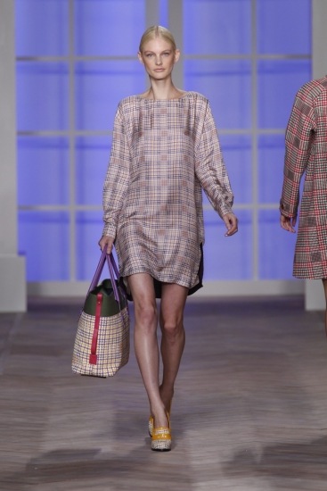 Foto Tommy Hilfiger se inspira en la sastrería masculina