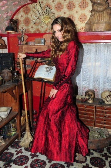 Foto Elsa Pataky, de rojo