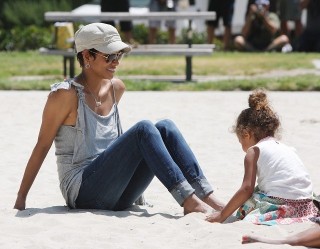 Foto Halle Berry ha recuperado la figura tras el nacimiento de su hija