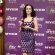 Ir a la foto Katy Perry luce vestido con estampado geométrico en morado