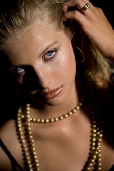 Foto Los tonos dorados triunfan en el maquillaje