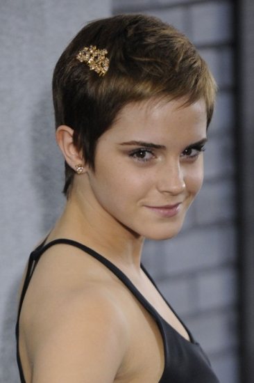Foto Emma Watson con clip dorado