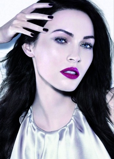 Foto Labios intensos y jugosos en el maquillaje de primavera Foto Labios intensos y jugosos en el maquillaje de primavera