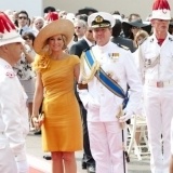 Máxima y Guillermo de Holanda, sonrientes en la boda de Alberto de Mónaco y de Charlene Wittstock