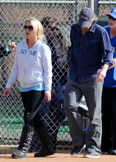 Foto ¡Así no! Britney Spears con los leggings rotos