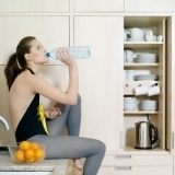 Agua, zumos e infusiones para evitar la retención de líquidos