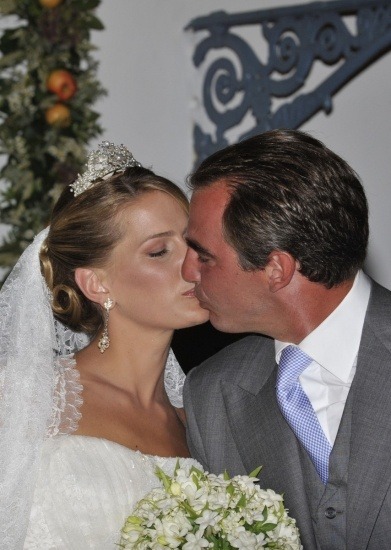 Foto Tatiana Blatnik, espectacular con su moño bajo con bucles en su boda con Nicolás de Grecia