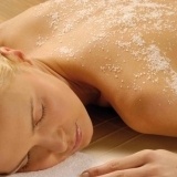 Crea un exfoliante casero con sal marina