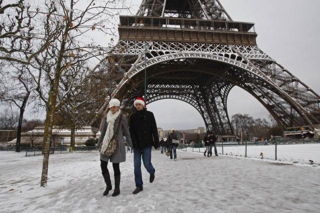 Foto París, una ciudad perfecta con frío o calor