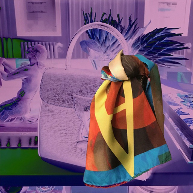Foto Realza tu bolso colgando un pañuelo como accesorio Foto Realza tu bolso colgando un pañuelo como accesorio
