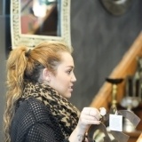 Miley Cyrus se une a la moda del fular