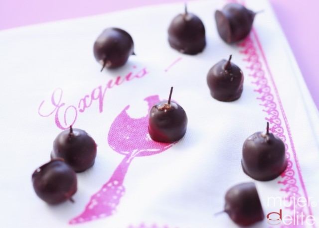 Foto Cerezas con chocolate: una delicia irresistible para pequeños y mayores