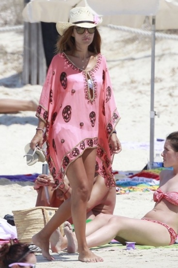 Foto Paula Echevarría, veranea con túnica en Ibiza