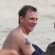 Ir a la foto Daniel Craig y el símbolo misterioso de su tatuaje
