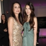 Sarah Qualley MacDowell y su look más dulce