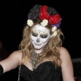 Hilary Duff disfrazada de muerte mexicana