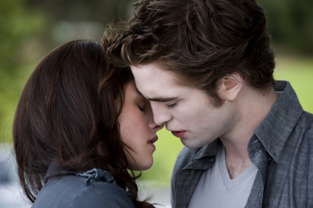 Foto Robert Pattinson y Kristen Stewart en Crepúsculo