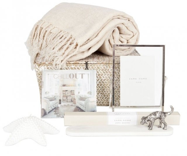 Foto Cesta regalo para románticas