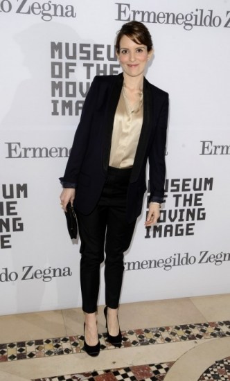 Foto Tina Fey con traje negro