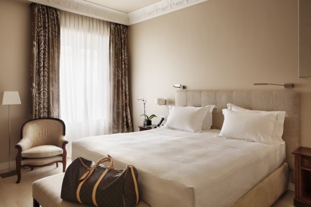 Foto Aprovecha todas las ventajas y comodidades de una habitación en un hotel de lujo en Nochevieja