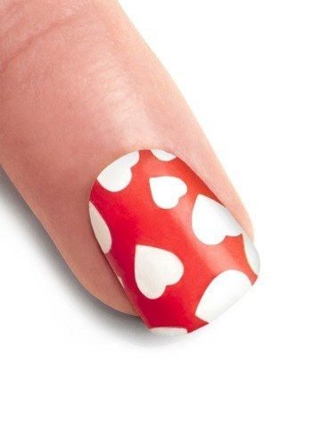 Foto NailArt de corazones para San Valentín
